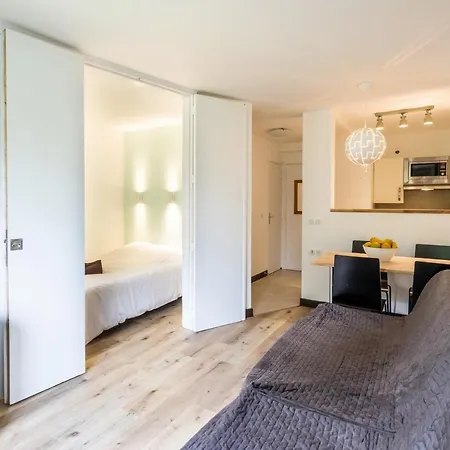 Cornice: Chamois Blanc Apartment Chamonix